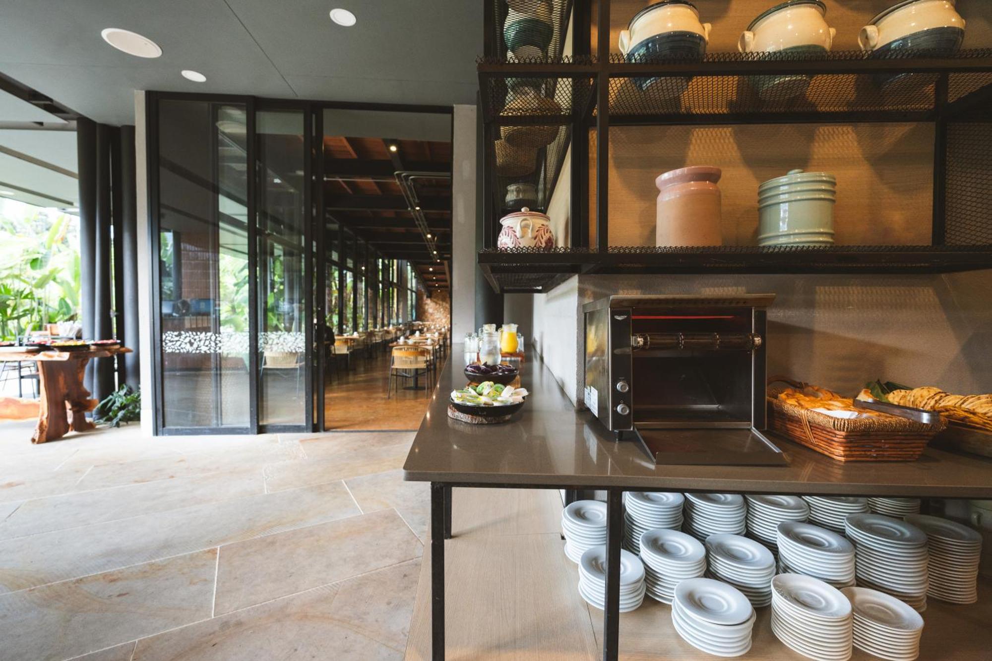 马尼萨莱斯 Termales El Otono酒店 外观 照片 The restaurant