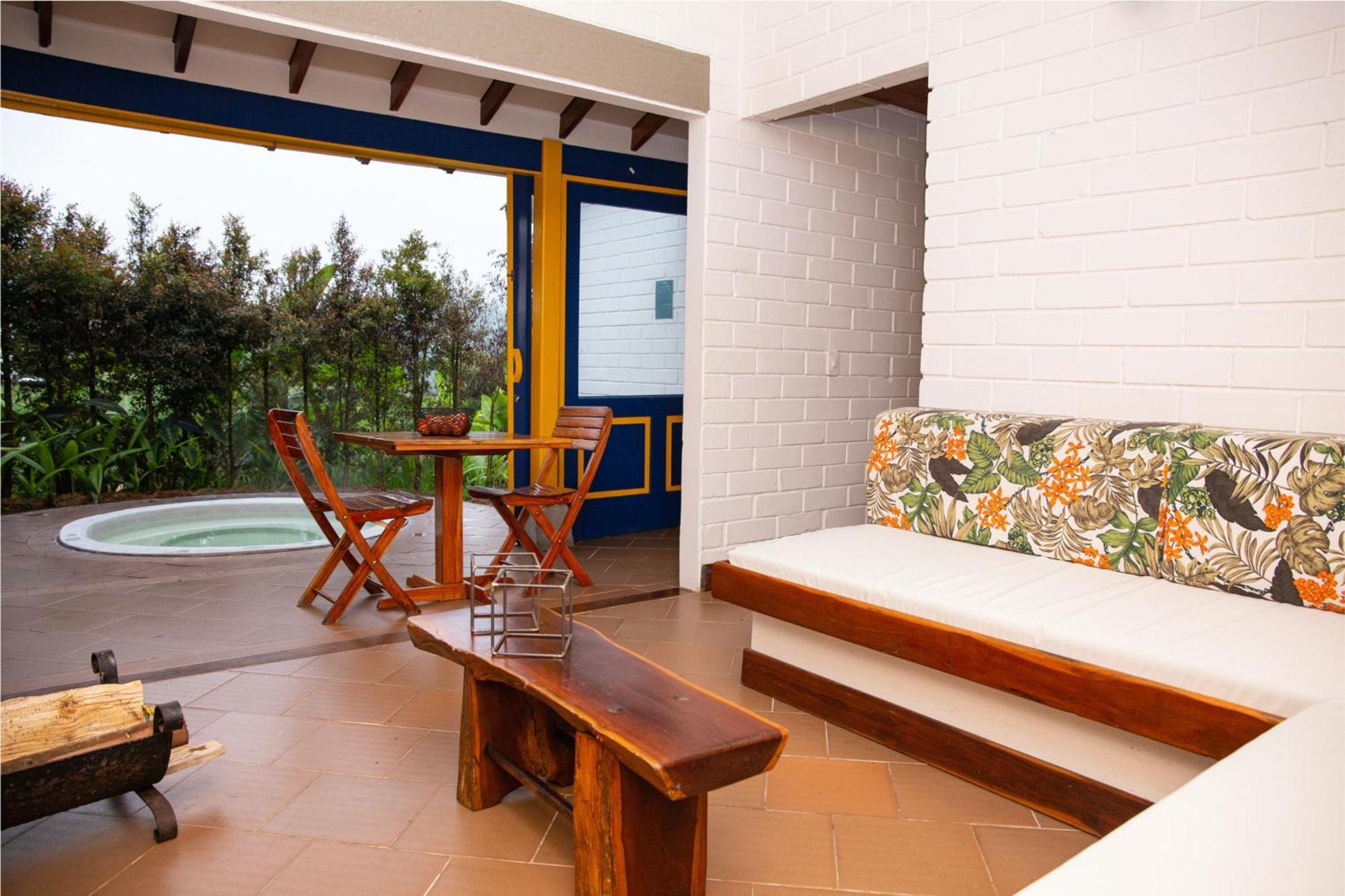 马尼萨莱斯 Termales El Otono酒店 外观 照片 A room at the hotel