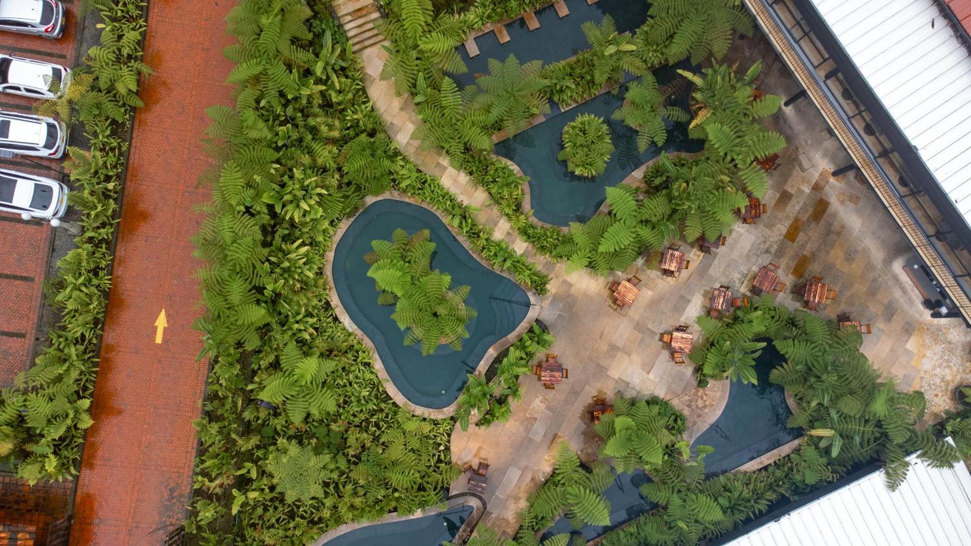 马尼萨莱斯 Termales El Otono酒店 外观 照片 The park