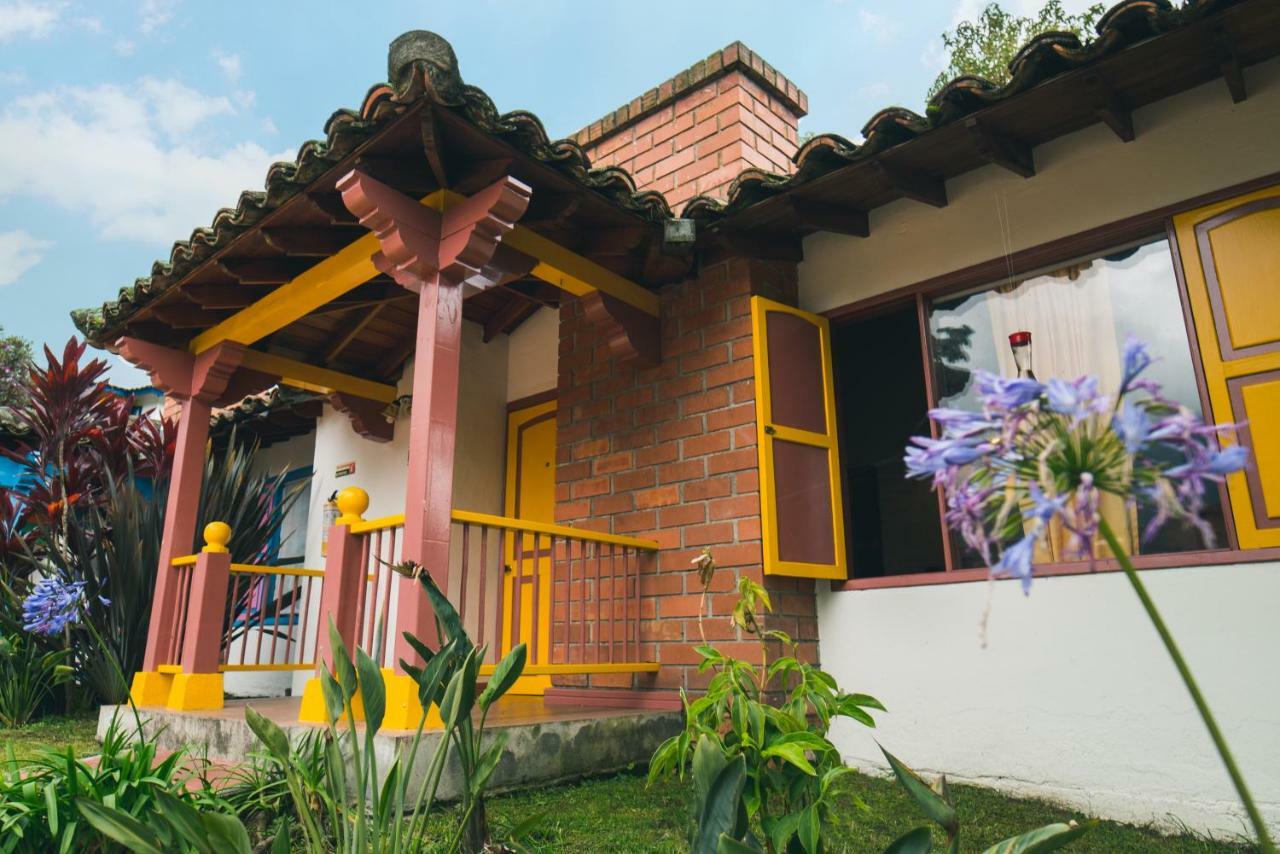 马尼萨莱斯 Termales El Otono酒店 外观 照片 A typical house in El Retiro