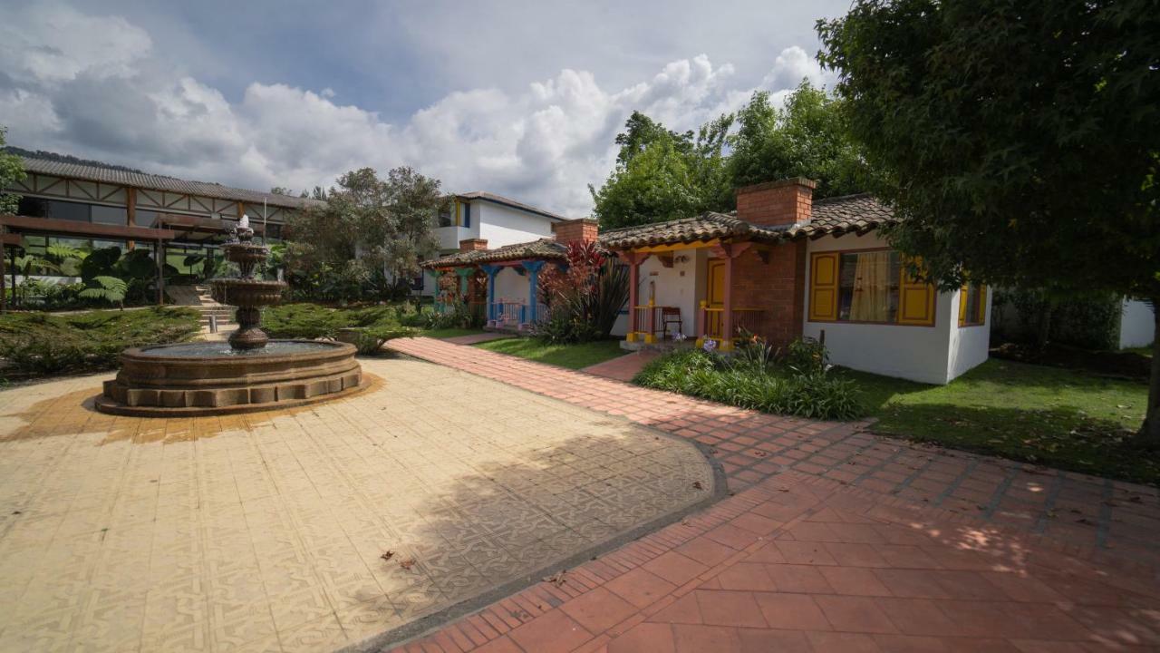 马尼萨莱斯 Termales El Otono酒店 外观 照片 View of the Hacienda Santa Bárbara