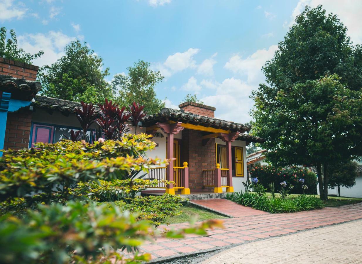 马尼萨莱斯 Termales El Otono酒店 外观 照片 The house of Gabriel García Márquez in Araure, Araure State, Venezuela.